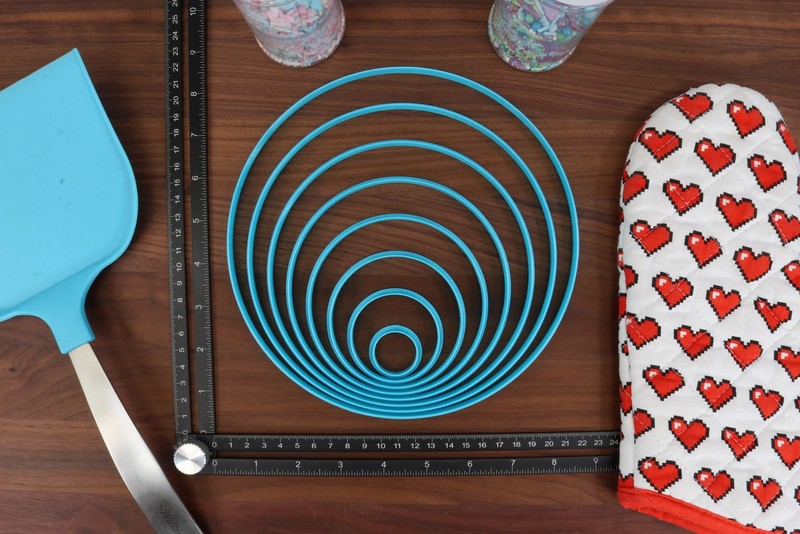 XL Circle Cookie Cutters - 8in Through 1in Concentric Cutters gallery