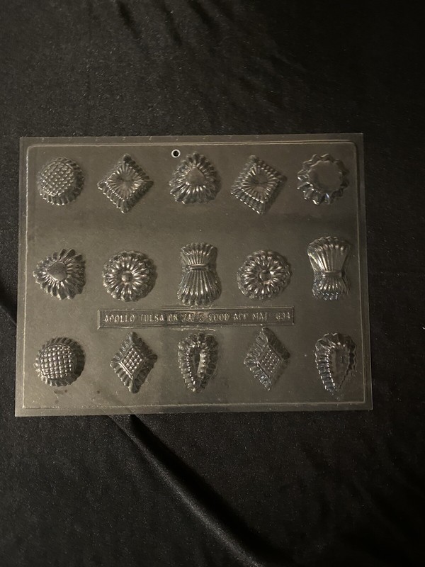 Vintage-Now Mixed lot of 8 Chocolate/Pop molds hard plastic Pooh, Fire, Etc gallery