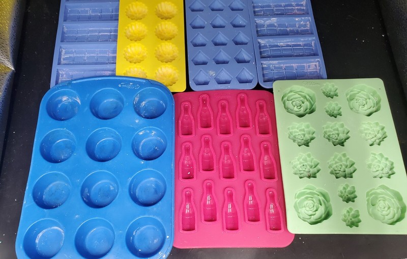 8 Assorted Silicone Plastic Baking Candle Soap Resin Molds Wilton gallery