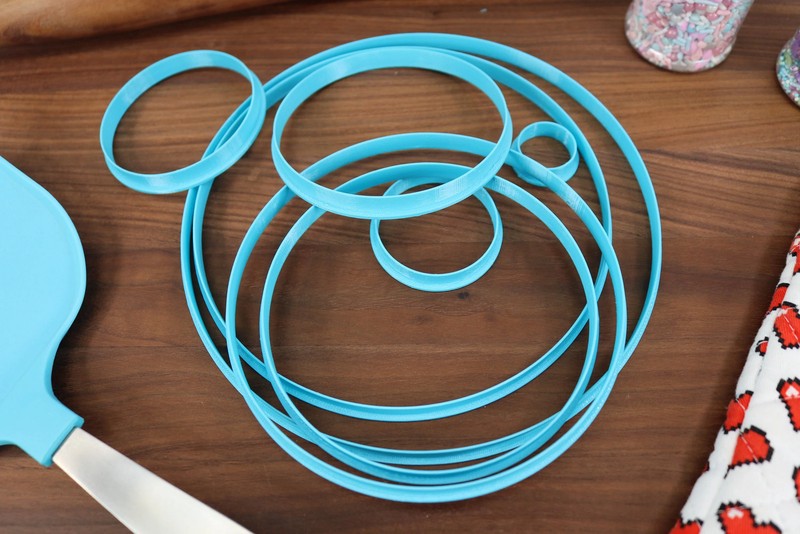 XL Circle Cookie Cutters - 8in Through 1in Concentric Cutters gallery
