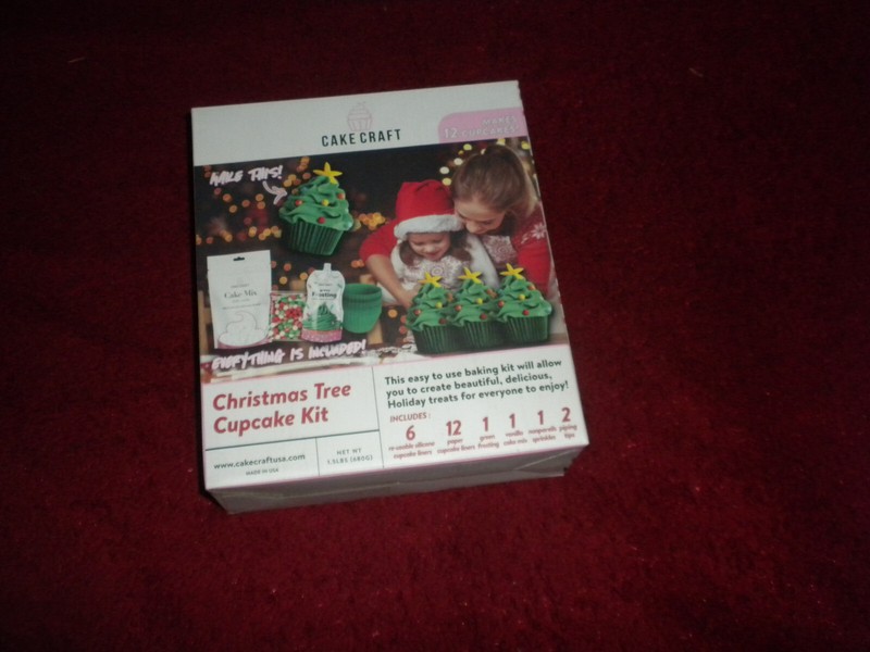 Cake Craft Christmas Tree Cupcake Kit – Makes 12 Cupcakes – BBE: 07/2024