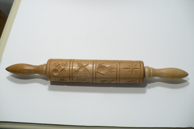 1-Wooden Rolling Pin Embossing Bird, Fish, Fruit Patterns Bake Pastries 16″