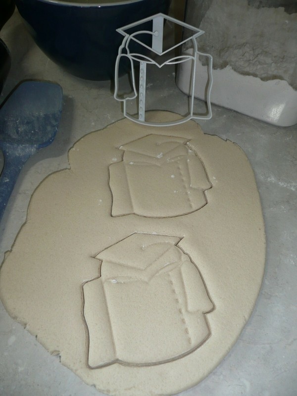 GRADUATION CAP GRAD HAT ON TOILET PAPER TP ROLL SPECIAL COOKIE CUTTER USA PR3642 gallery