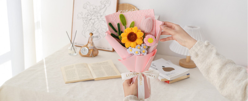 Handmade Crochet Pink Rose Daisy Bouquet for Fily & Friends Finished gallery
