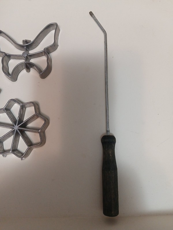 Vintage Rosette Iron Cookie Mold Set of 3 w/ Handle Cast Aluminum Pastry B4 gallery