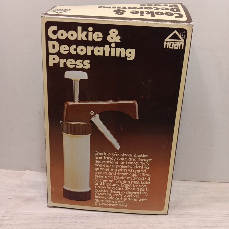 Vintage 1979 Hoan Cookie & Decorating Press w/6 Discs 5 Nozzles Open Box