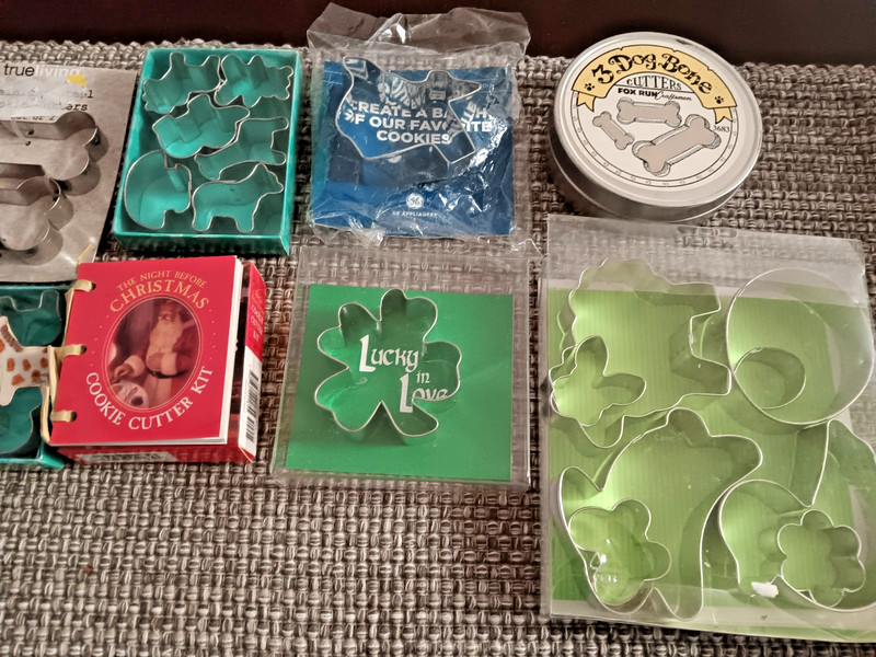 Lot 10 Packs of New Cookie Cutter Sets & Singles Shamrock Dog Bones Animals + gallery