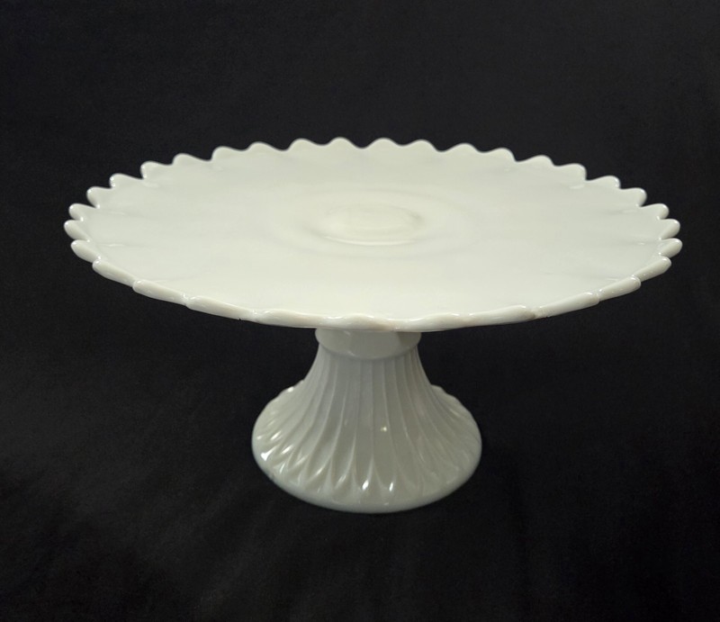 Vtg Melamine Pedastal Cake Stand White 6″x11.5″