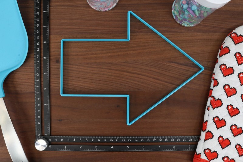 XL Arrow Cookie Cutters - 9in through 1in Concentric Cutters gallery