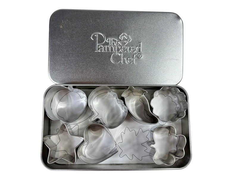 Pampered Chef 2003 Creative Cutters Mini Cookie Cutter Set of 7 Storage Tin 1095