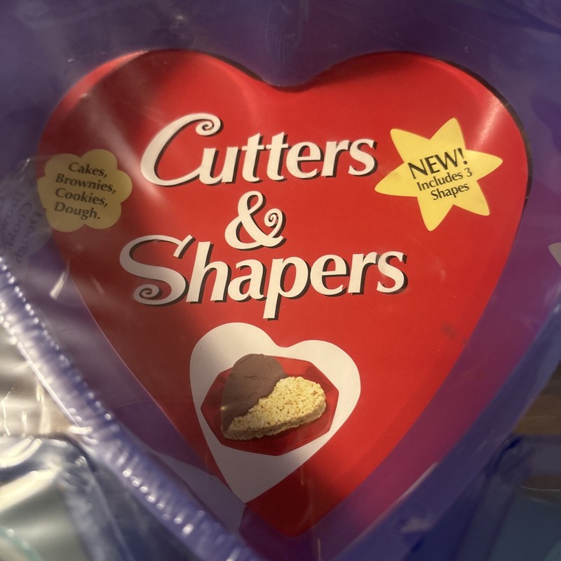 Cake Dough Cutters & Shapers Plastic Heart Star Flower 8" & 10" Progressive Int gallery