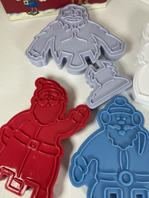 RUDOLPH The RedNosed Reindeer Stand-Up Cookie Cutters Set Of 16 Christmas 2007 gallery