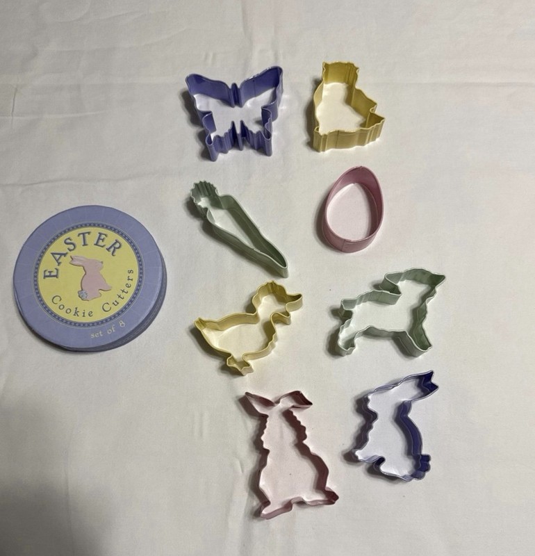 (8) WILLIAMS SONOMA Easter Spring Cookie Cutters Lamb Bunny Carrot Egg Duck NEW gallery
