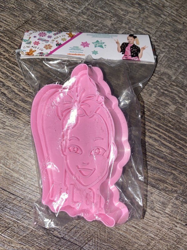Jojo Siwa cookie cutter Birthday Christmas Stocking Stuffer Valentine’s Day Nwt
