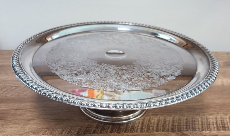 WM Rogers Silverplate Cake Stand