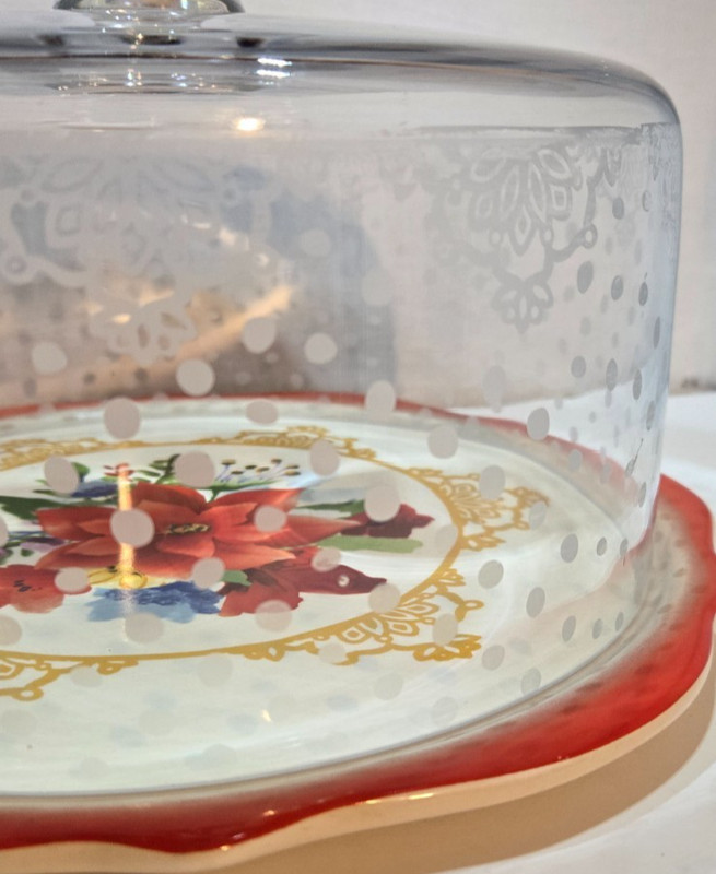 Pioneer Woman's Signature Winter Bouquet Cake Plate, Scalloped Edge w/Glass Dome gallery