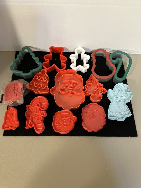 Lot of 14 Plastic Christmas Cookie Cutters – Hallmark, LTTC, & Unknown