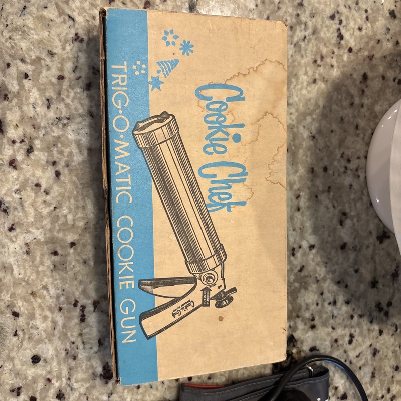 Vintage Cookie Chef Trig-O-Matic Cookie Gun Press w/Original Box, Made In USA