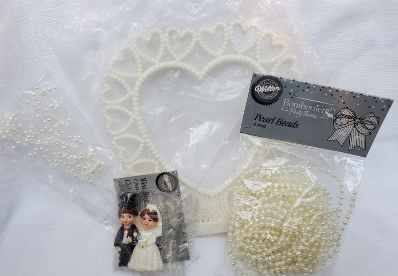 Vtg 1994 Wilton Wedding Cake Toppers Bead Decorations Bride & Groom Figures NIP