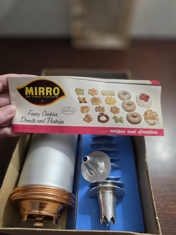 Mirro Cooky-Pastry Press, 1960s, baking interchangeable discs and tips gallery