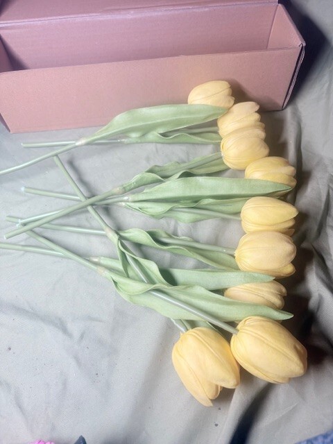Buart 9Pcs Artificial Luxury Tulip Flowers, Long Stem and Green Leaves, Yellow, gallery
