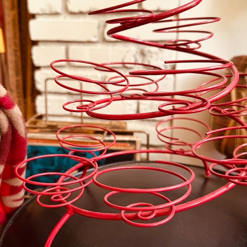 Vtg Red Cupcake Muffin Stand Display Spiral Wire Metal 13 Holders Kitsch Retro gallery