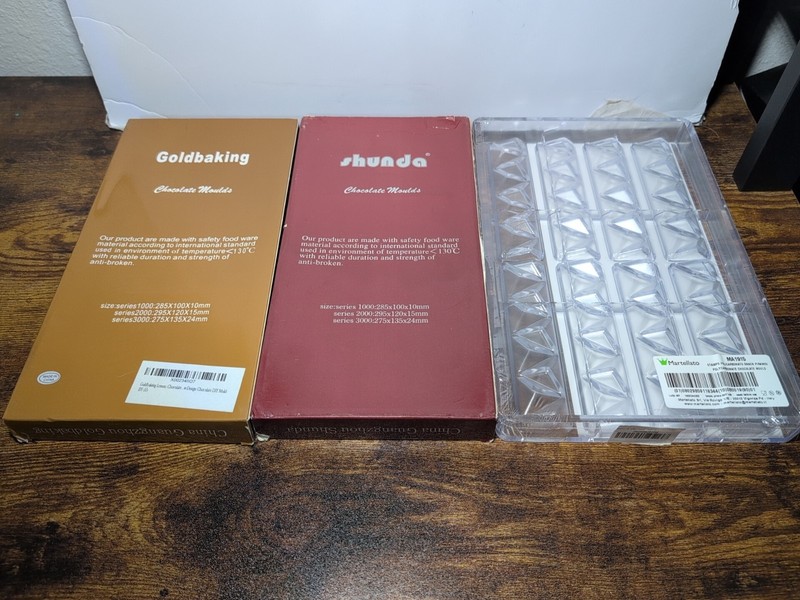 Lot of 7 Chocolate Molds Polycarbonate Greyas Martellato Shunda Goldbaking gallery