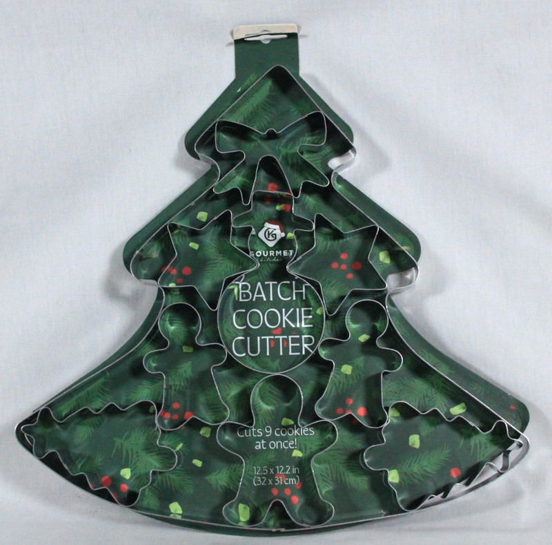 GOURMET KITCHEN SET OF 9 STAINLESS STEEL BATCH COOKIE CUTTER TREE NEW ON CARD