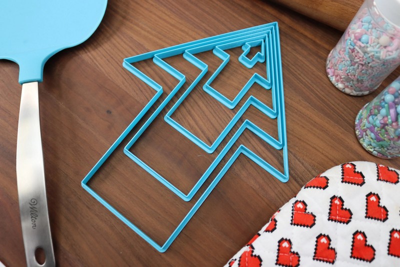 XL Arrow Cookie Cutters - 9in through 1in Concentric Cutters gallery