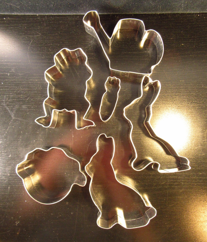 Family Circle Easter Treats Cookie Cutter Set with Recipe 1999 gallery