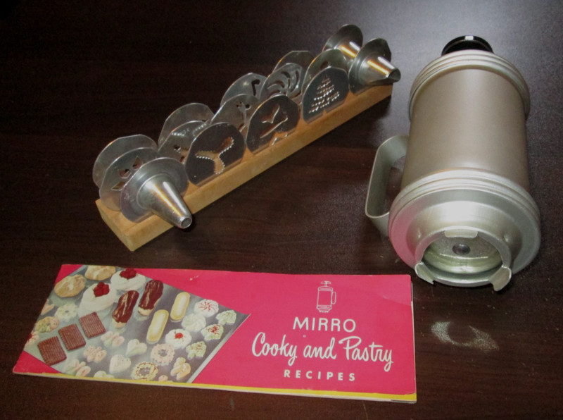 Vintage Mirro Cooky (Cookie) & Pastry Press Aluminum 358 AM 15 Discs No Box