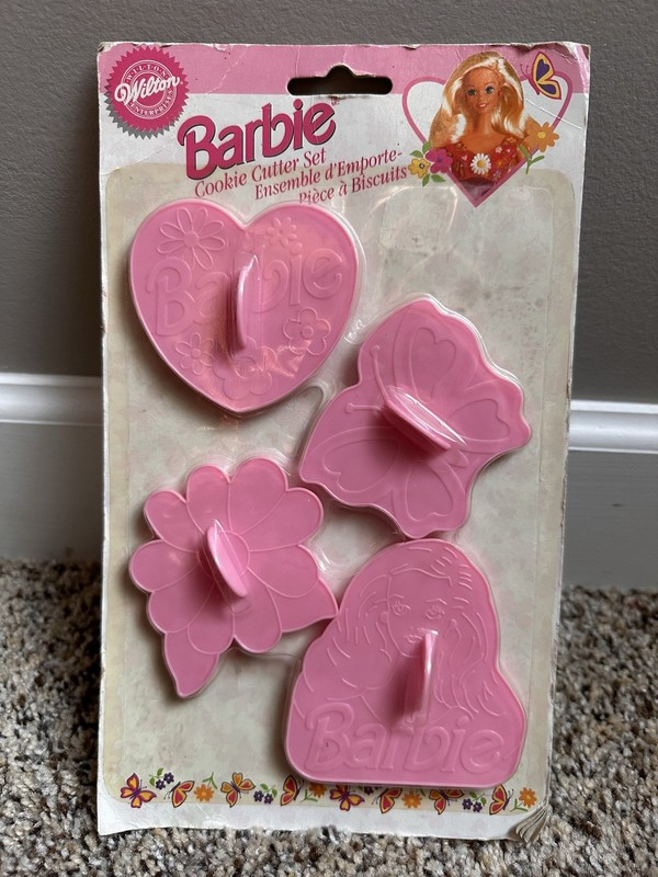 ✨Vintage 1995 Barbie Wilton Cookie Biscuits Cutter Set Of 4