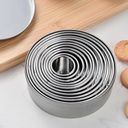 12 Piece Stainless Steel round Biscuit Cutter Set