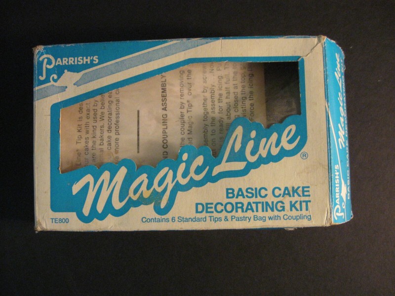 PARRISH’S MAGIC LINE BASIC CAKE DECORATING KIT VINTAGE