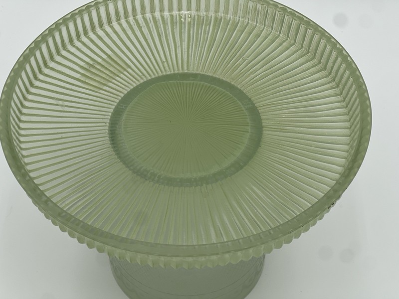 Williams Sonoma Famille Rose Glass Cake Stand with Cloche~Medium~Green gallery