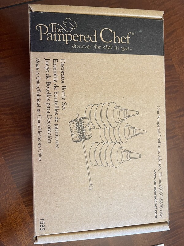 The Pampered Chef Decorator Bottle Set 1585 in Original Box