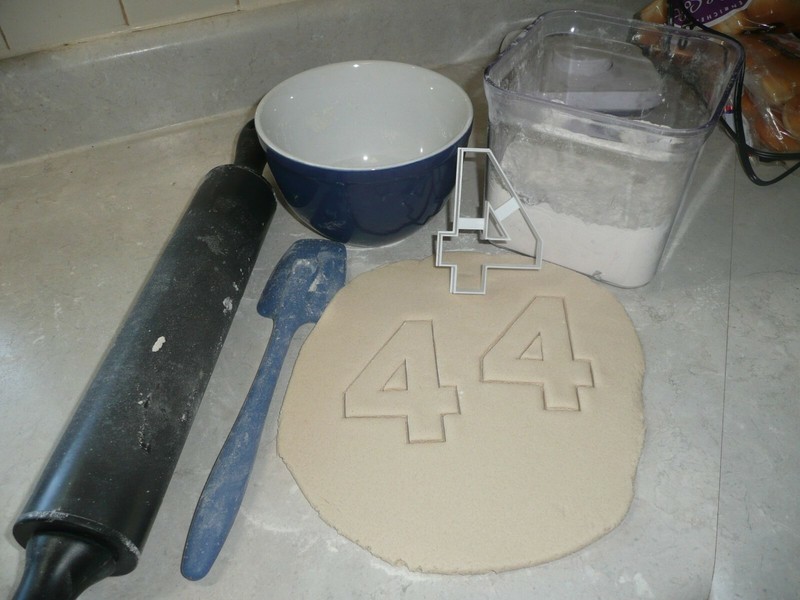 NUMBER FOUR 4 BIRTHDAY ANNIVERSARY LARGE SIZE 4" COOKIE CUTTER USA PR3804 gallery
