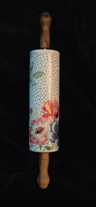 The Pioneer Woman Rolling Pin 2915DMT Retired Floral Pattern