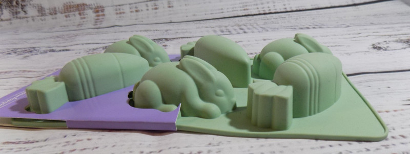 Holiday Home Carrots & Bunnies Silicone Easter Mold Bake or Freeze NEW gallery