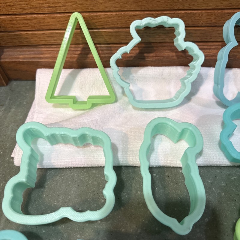 Lot Of 20 Cookie/Playdoh Cutters, 3D print Xmas Holiday various gallery