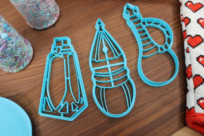 Baldur's Gate 3 Potion Cookie Cutters - Antidote, Basilisk Oil, Potion of gallery