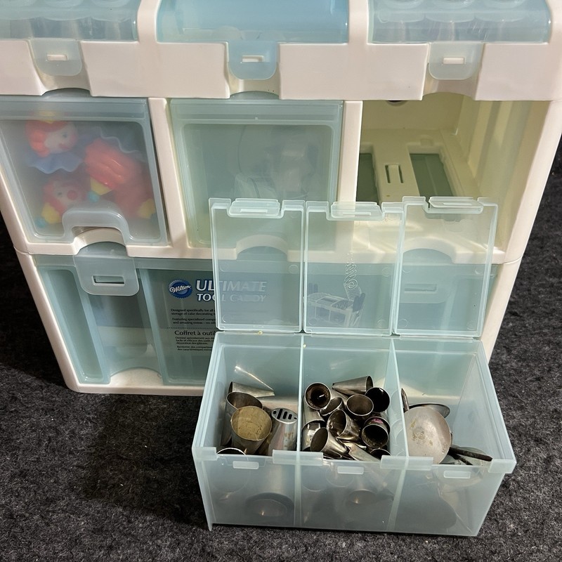 Wilton Ultimate Cake Decorating Tool Kit Caddy w/Piping Supplies Vintage Blue gallery