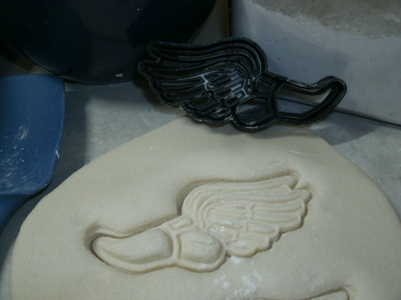 CROSS COUNTRY XC RUNNING TRACK SHOE SPORT ATHLETICS RUN COOKIE CUTTER USA PR2492 gallery