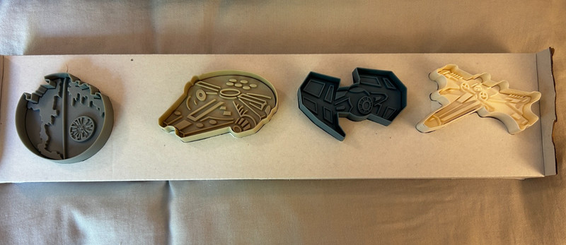 Williams Sonoma Star Wars Cookie Cutters Set of 4 Millennium Falcon Tie Fighter gallery