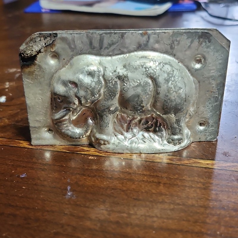 Vintage Aluminum 3D Elephant Chocolate/Candy Mold, 2-Piece Silver gallery