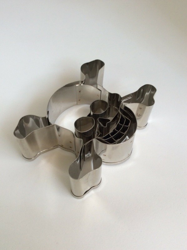 COOKIE CUTTER SKULL/PIRATE SHAPE gallery
