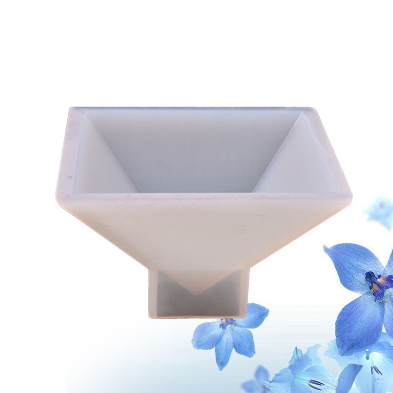 DIY Silicone Pyramid Mold Crystal Epoxy Fondant Cake Baking Tool
