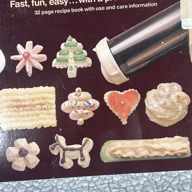 VINTAGE WEAR-EVER super shooter 70123 Electric Cookie Press Complete And Tested gallery