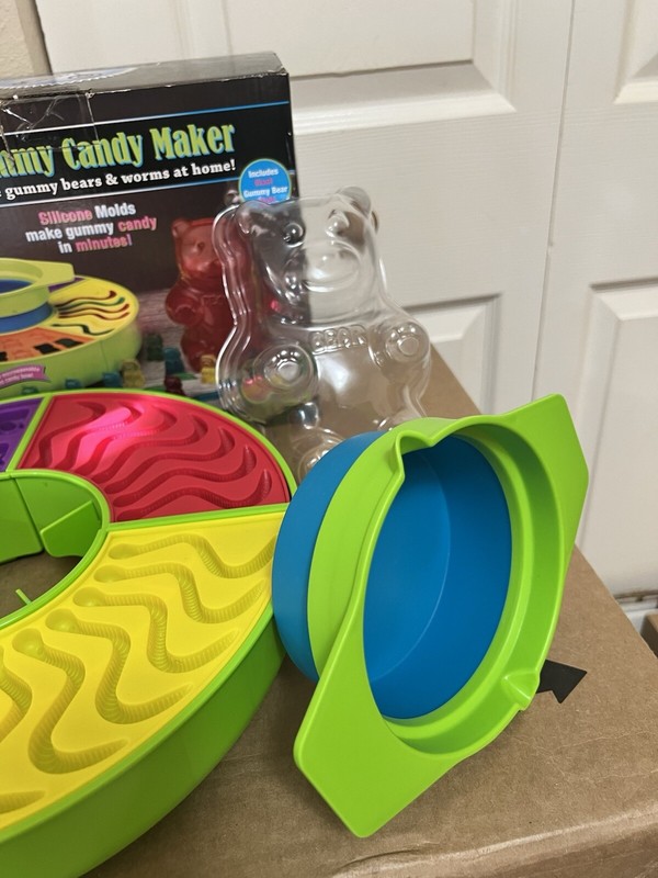 Gummy Candy Bear & Worm Sweets Homemade Gummy Molds w/ Giant Bear Mold gallery