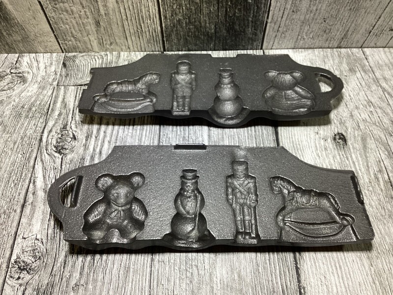 John Wright Vast Iron Holiday Christmas Candy Mold